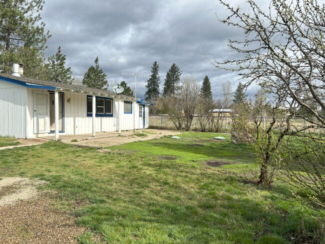 Building Photo - 2 bed 1 bath in Hamilton