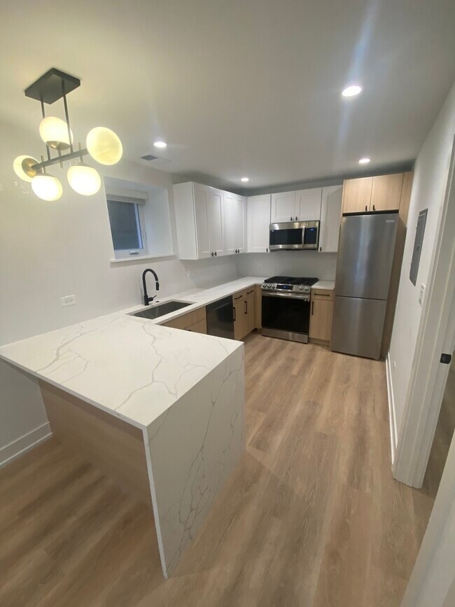 Foto del edificio - 618 W Wrightwood Ave