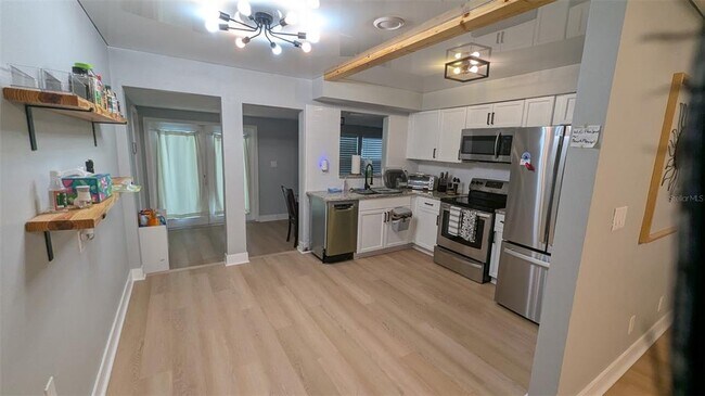 Foto del edificio - 2431 Irondale St S