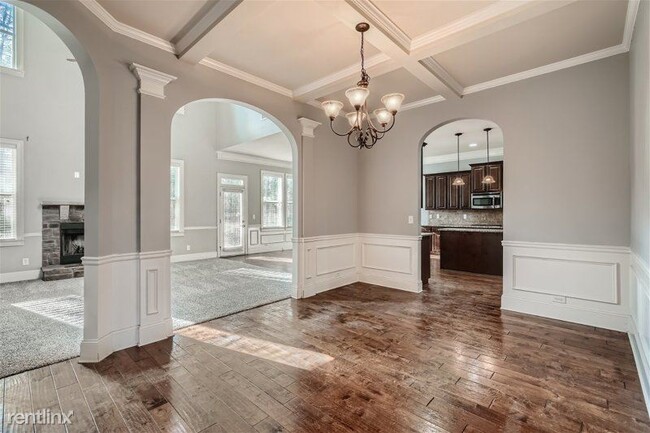 Building Photo - 5 br, 3.5 bath House - 2817 Austin Commons...