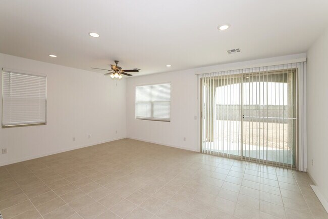 Foto del edificio - 4417 S 110th Ave