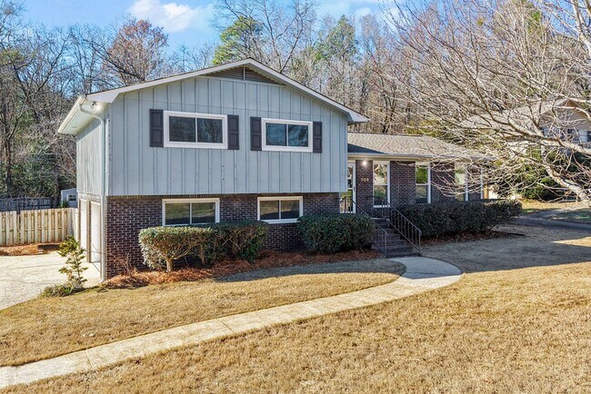 Building Photo - 908 Ryecroft Rd