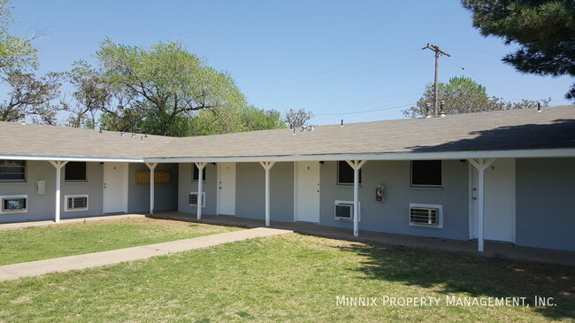 Building Photo - 2212 2nd St