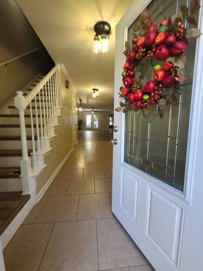 Building Photo - The New Holt Haven - 3 bd/2.5 Bath Availab...