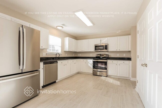 Foto del edificio - 8025 Meadowview Ln
