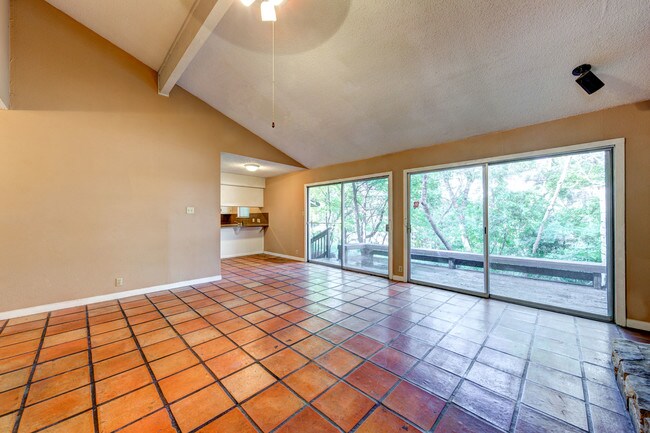 1430 Redbud Cove West Lake Hills, TX 78746 - Alquileres en West Lake