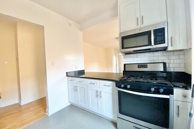 Foto del edificio - 105 Pinehurst Ave