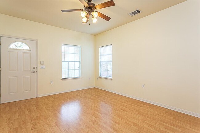 Building Photo - 1108 Juniper St