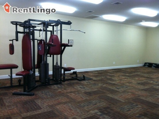 Building Photo - 90 Uvalde Rd
