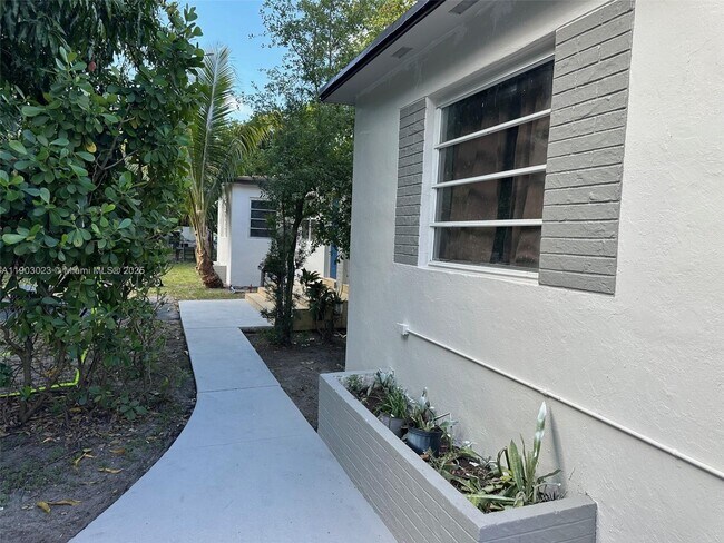 Foto del edificio - 1250 NW 58th St