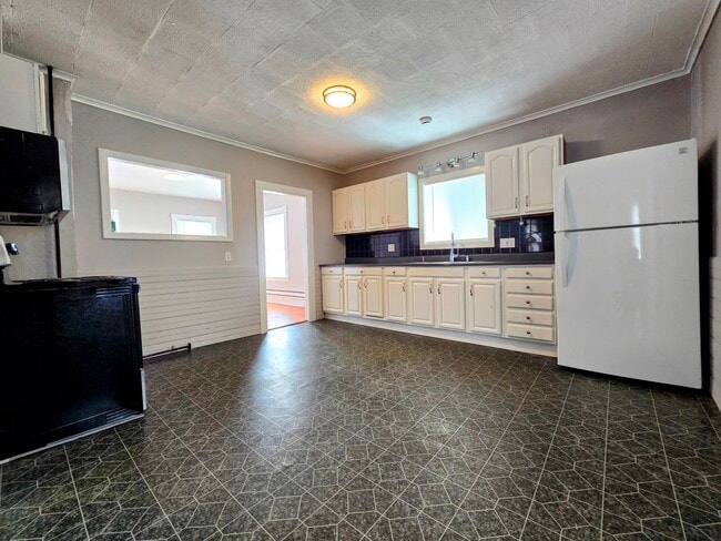 Building Photo - 3 Pearl St