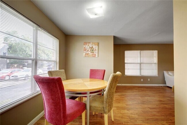 Foto del edificio - 507 Bellevue Pl