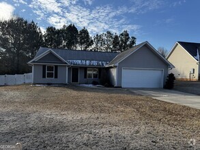 Building Photo - 100 Shallow Creek Ln