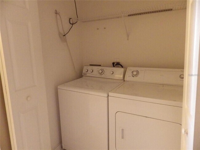 Foto del edificio - 4216 Winding River Way