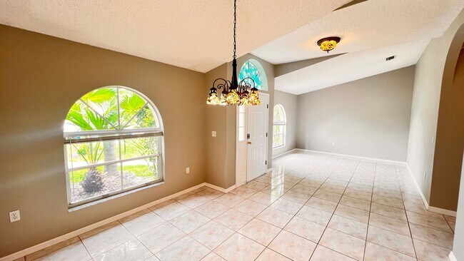 Building Photo - Available June 4th! Beautiful 3 bedroom/2 ...