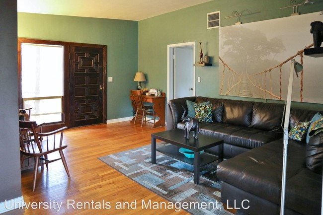 Building Photo - 3 br, 2 bath House - 1000 SW 11th Terrace