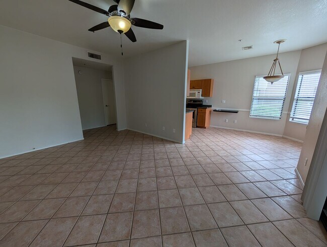 Foto del edificio - 9600 N 96th St