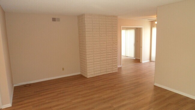 Foto del edificio - 1189 N Shattuck St