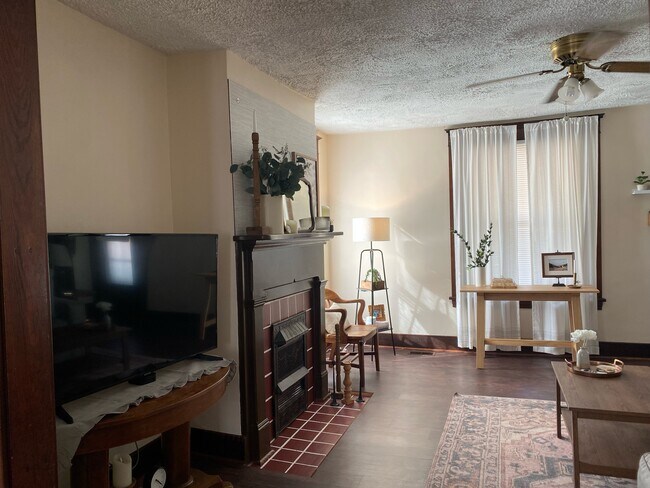 MARBELLA - Folleto de terrenos, comercios, servicios médicos y fase 2_Página_6 - 403 E Penn St