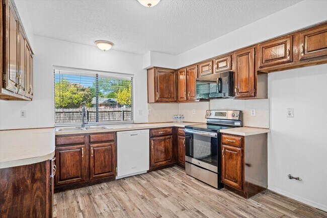 Foto del edificio - 2200 Sequoia Ln