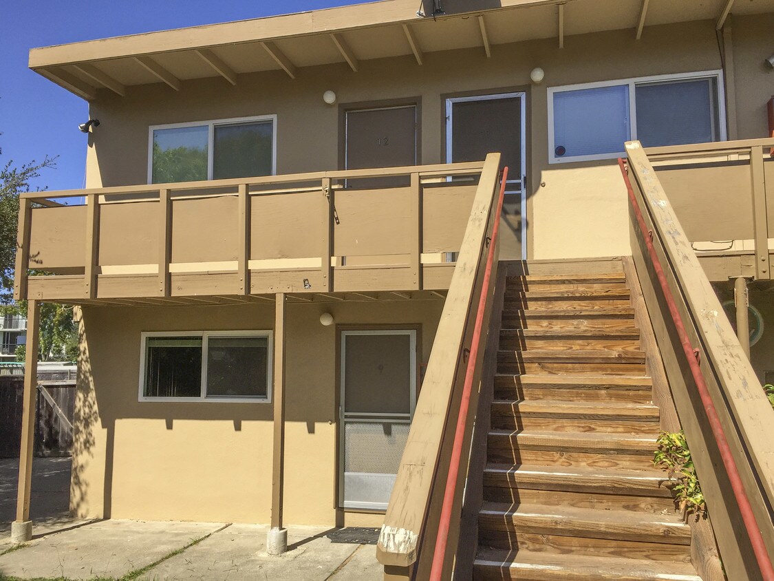 1323 Leafwood Dr Unit 9, Novato, CA 94947 Room for Rent in Novato, CA