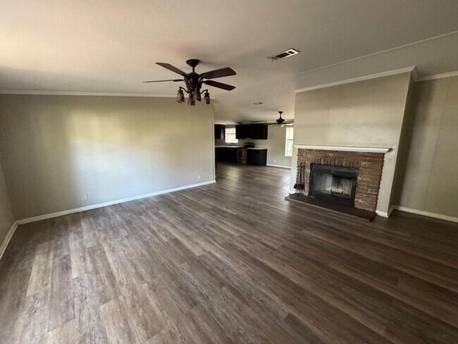 Foto del edificio - 237 Temple Cir W