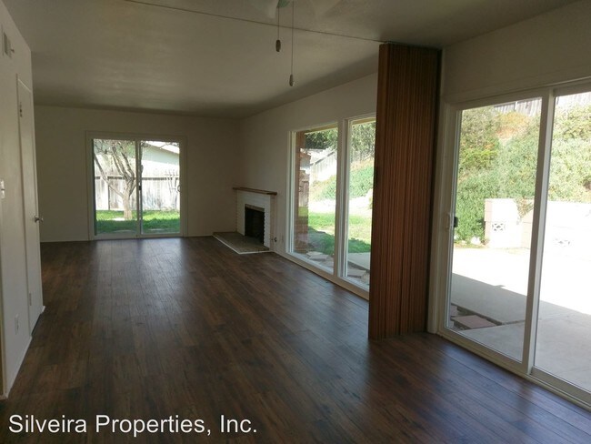 Building Photo - 553 Majestic Dr