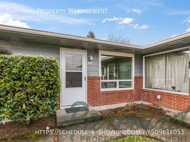 Building Photo - 1 bed, 1 bath unit now available in NE Por...