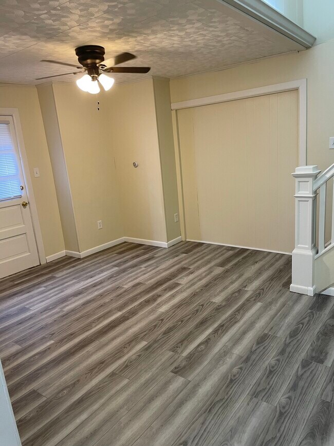 Foto del edificio - 203 W Main St