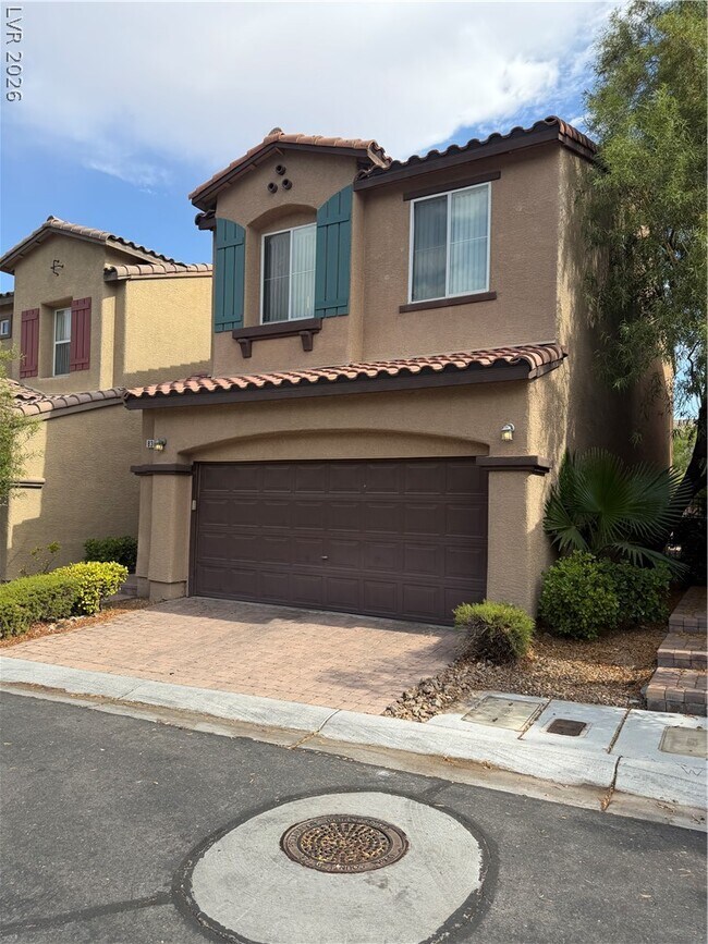 Foto del edificio - 8361 Spruce Bay Ave