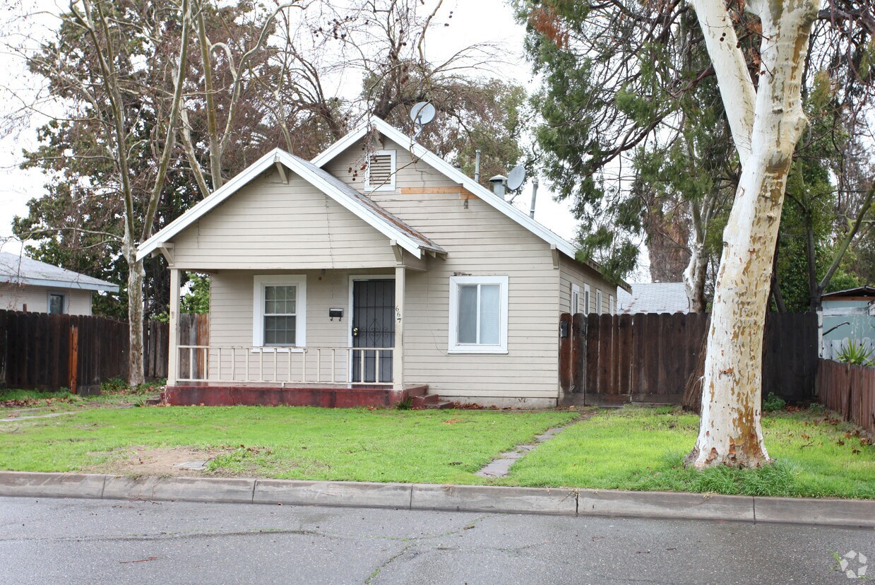 Primary Photo - 667 Columbia St