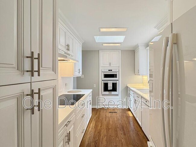 Foto del edificio - 609 Indian Springs Ct