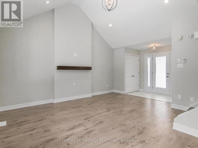 Building Photo - 51 Chateauguay St