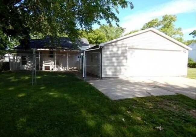 Foto del edificio - 4-Bedrooms! Garage! PETS WELCOME