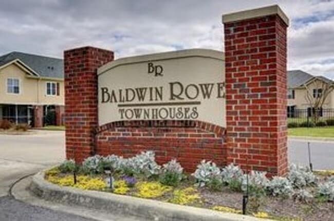 Foto del edificio - Spacious 2Bed/2.5Bath Townhome in the Gated Community of Baldwin Rowe! *SPECIAL: 1/2 OFF 1st Mont...