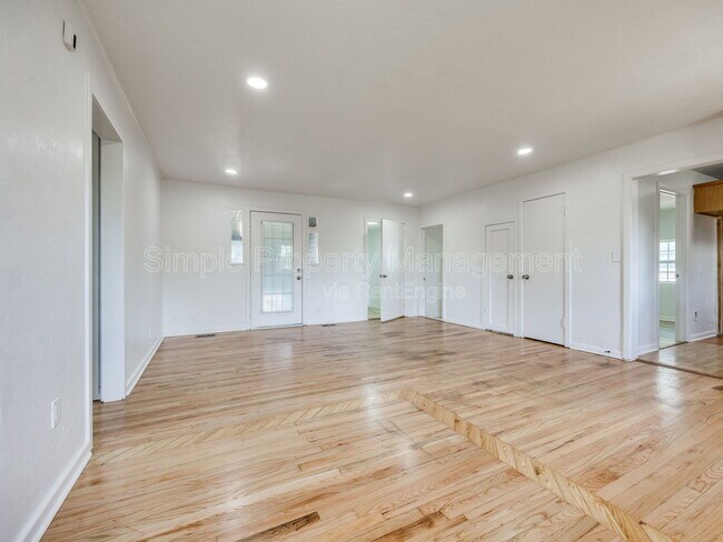 Foto del edificio - 4608 N Libby Ave