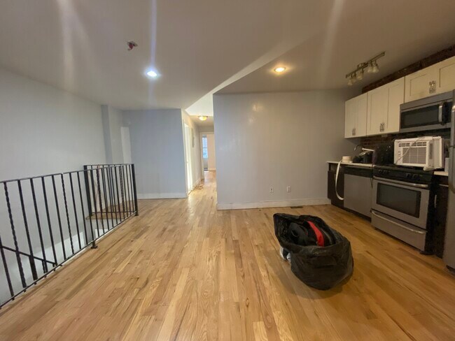 Foto del edificio - 347 Vernon Ave