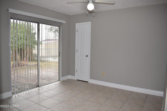 Building Photo - 2538 Johnson Dr
