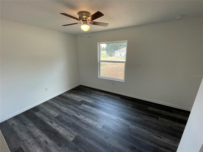 Building Photo - 11 Larch Dr