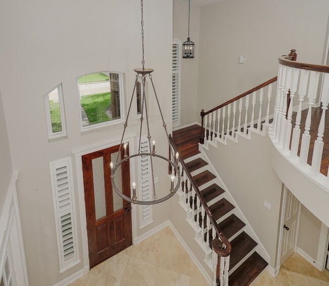 Building Photo - 2 Silverstrand Pl