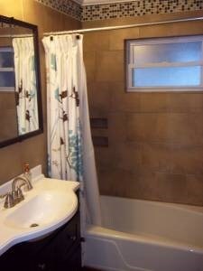 Building Photo - 364 W 2nd St