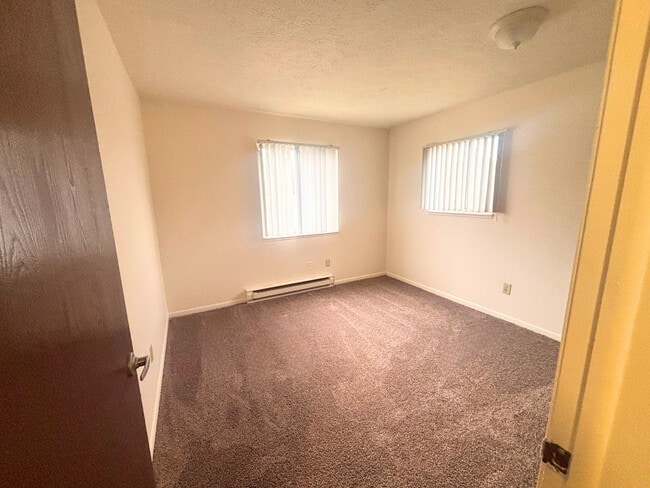 Building Photo - Blue Spruce Apartments