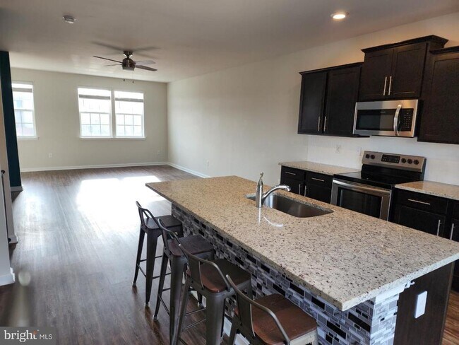 Building Photo - 205 Drexel Ct