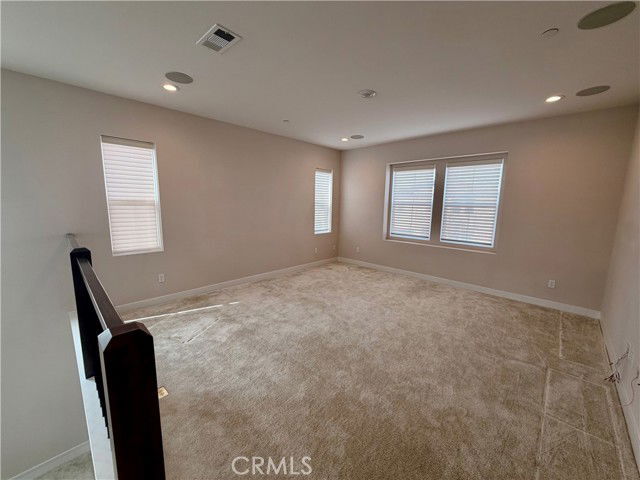 Building Photo - 280 Brackens