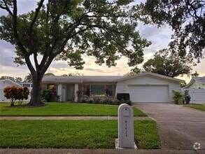 Building Photo - 1028 Chinaberry Rd