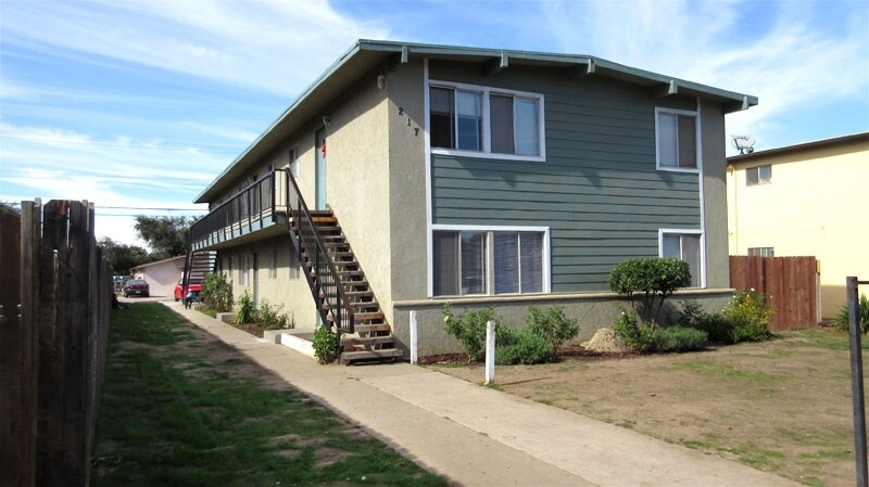 Primary Photo - 217 N N St