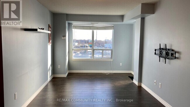 Building Photo - 2772 Keele St