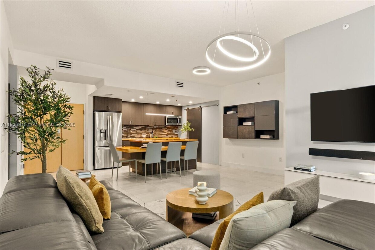 Foto principal - 9755 NW 52nd St