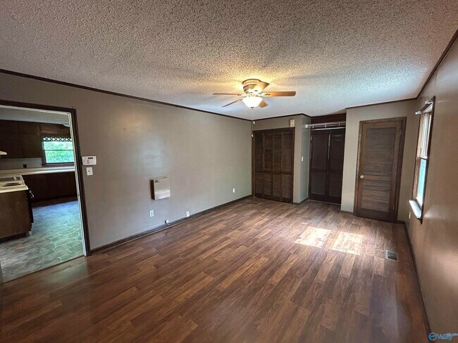 Foto del edificio - 4812 Fry Gap Rd