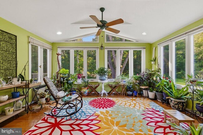 Foto del edificio - 8715 Shadowlake Way